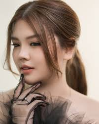 You are some kind of wonderful @jiangvivienne.portrait . .  #jiangviviennebyimelda #beauty #beautyphotography #inspiration  #inspirational #photography #photographers #surabayahits #dream #dreamy  #fairytail #presweet #presweetsurabaya