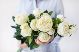 Sources for the most realistic fake flowers for seasonal decorating or events. What Are Real Touch Flowers