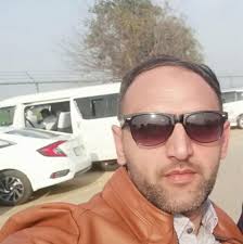 Justin Langer renewed his rivalry with the great Courtney Walsh at the  Bushfire Appeal Match... and came off second best!