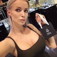 Lucy Fulton's Instagram, Twitter & Facebook