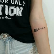Hoffnung Tattoo Die Schonsten Ideen Und Motive Im Uberblick Hoffnung Tattoo Hoffnung Tattoos Glaube Liebe Hoffnung