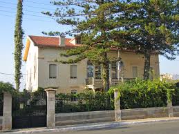 The units provide views of the garden and come with a seating area, a washing machine, a fully equipped kitchenette with a fridge, and a private bathroom with a hairdryer. Halepa Sehenswurdigkeiten Chania Kreta