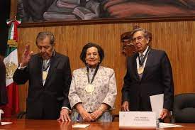 Muñoz ledo ha ocupado la mayoría de cargos públicos existentes en el país, solamente le faltó ser presidente de méxico aunque sí fue candidato. La Jornada Udeg Honra A Ifigenia Martinez Cuauhtemoc Cardenas Y Munoz Ledo