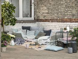 Comment créer une déco chaleureuse sur votre terrasse ? Un Coin Repos Sur Une Terrasse Deco Boheme Joli Place