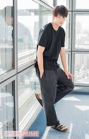 朝ドラ ひよっこ では 演じる島谷がヒロイン みね子 有村架純 のもとを去り 島谷ロス とお茶の間が騒然 185cmのすらっとした身体と爽やかなたたずまいで大ブレイク中の 竹内涼真 過保護のカホコ では画家志望の大学生 麦野初 はじめ を熱演中 竹内涼真