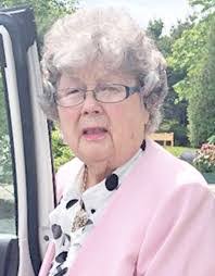 Barbara Kneeland's Instagram, Twitter & Facebook