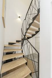 Escaliers de bistrot en colimaçon réédités. Marche En Bois Pour Escalier Ferronnerie Hf Metal