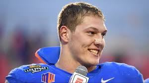 Vander Esch to forgo senior season; declares for NFL Draft
