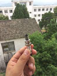 人生又get了一项新技能 更换踏板车的火花塞 ps 我的手太胖了 导致拆卸过多 而工具仅仅是一个扳手 silver rings rings jewelry