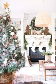 The perfect christmas is a farmhouse christmas. Farmhouse Christmas Decor Ideas Focused Around Simplicity