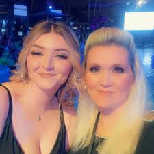 Looking for someone responsible and reasonable price to organize my house  then come back weekly. 420 friendly. lots of work to be done. Please inbox  me serious inquires only. Thank you