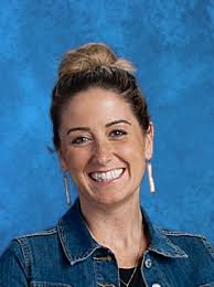 Sara Morton's Instagram, Twitter & Facebook