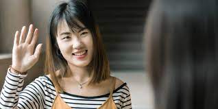 Sapaan ini maknanya menanyakan kabar dan dipakai untuk percakapan formal terhadap orang yang sudah kenal tapi sudah lama tidak bertemu. 6 Pilihan Kalimat Sapaan Bahasa Inggris Saat Berbisnis