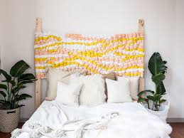 If you're looking for cheap décor, look no further than pallet projects! Charming But Cheap Bedroom Decorating Ideas The Budget Decorator