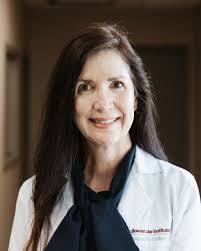 Stephanie Guillot's Instagram, Twitter & Facebook