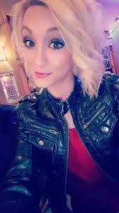 Danielle Warrick's Instagram, Twitter & Facebook