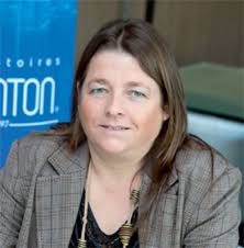 Larissa Araujo :: directora de Recursos Humanos :: Holmes Place ::