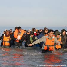 📷 These pictures show migrants on a beach in Gravelines, France, before an  attempt to board a small boat to cross the English Channel, dated March 3,  2026. Since the beginning of
