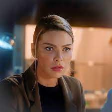 Pin By Caitlin Alice Sullivan On Television In 2021 Lauren German Chloe Decker Tom Ellis