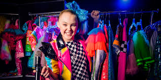 Siwa started the tour through the front door, which revealed a massive open plan hall, grand piano, and some of her eccentric bedazzled tour outfits. Inside Youtube Superstar Jojo Siwa S Glitter Covered Empire Rolling Stone
