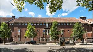 The ferdinand bolstraat has traditionally been, and continues to be, primarily a shopping street. Lonestar Koopt Voormalig Politiebureau In Ams Propertynl