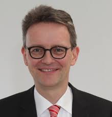 Univ.-Prof. Dr. rer. pol. Michael Eßig — MissionLab