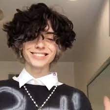 Imagen Descubierto Por Descubre Y Guarda Tus Propias Imagenes Y Videos En We Heart It Short Grunge Hair Aesthetic Hair Androgynous Hair