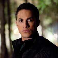 Actor, extra, model, tv presenter, radio presenter. The Vampire Diaries Tyler Lockwood Is Back Vampire Diaries Seasons Michael Trevino Vampire Diaries