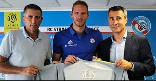 Matz willy els sels is a belgian professional footballer who plays as a goalkeeper for ligue 1 club strasbourg. Matz Sels Home Facebook