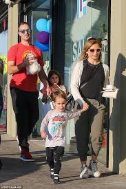 Sarah Michelle Gellar And Freddie Prinze Jr Treat Children To Fro Yo Sarah Michelle Gellar Sarah Michelle Gellar Kids Freddie Prinze