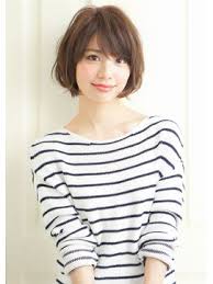 rue京都 大人可愛い ボーダーショート 24時間いつでもweb予約ok ヘアスタイル10万点以上掲載 お気に入りの髪型 人気のヘアスタイルを探すならkirei style キレイスタイル で 40代 ヘアスタイル セミロング ヘアカット 40代 ヘアスタイル