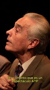 Coco Romero es un vecino de San Isidro apasionado por las comparsas y las  murgas. Investigó, estudió y enseña sobre los valores y la historia que  tiene el carnaval para las comunidades