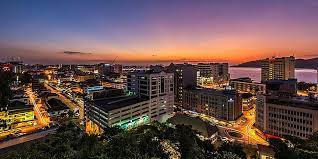 The capital of the state of sabah on the island of borneo, this malaysian city is a growing resort destination due to its proximity to tropical islands, sandy beaches, lush rainforest and mount kinabalu. Hotel In Sabah Holiday Inn Express Kota Kinabalu City Centre