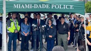 Se derrumbó en la madrugada de este jueves en surfside, miami (infobae). Sdxcdbkqqwb2im