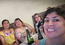 Feliz cumpleaños, mi amiga-hermana Mayra Mata 💕🍹🎉🎂🥳🎊🎈 Gracias por  ser esa amiga con la que comparto risas, locuras y hasta pensamientos  (porque ya ni tenemos que hablar para entendernos 😂). Coincidimos en