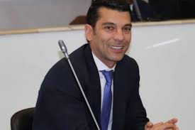 … o un carlos ardila, de putumayo, son chinos que hacen la tarea y hacen la diferencia, fueron los en un trino, el representante putumayense respondió la mención que hizo la líder política y. Congresista Insiste En Tomar Vuelo Pese A Caso Positivo De Covid En Camara El Espectador