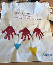 Stofftasche Kinderhand Kinder Basteln Fur Oma Geschenke Fur Oma Basteln Geschenke Basteln