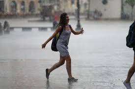 W krakowie w trakcie dnia temperatura maksymalna może wynieść nawet 36 stopni celsjusza. Burza W Krakowie Artykuly Polska Times