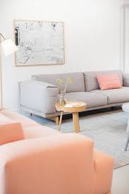 La Couleur Saumon Les Tendances Chez Les Couleurs D Interieur Couleur Interieure Idee Deco Salon Appartement Salon
