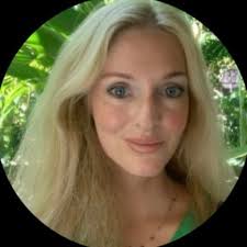 Hillary Morgan Ferrer (@HillaryMFerrer)