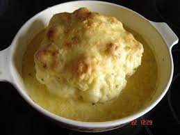 1/4 des blumenkohl und ein paar blätter mit milch, sahne, frischkäse, crème fraîche pürieren und über den zerteilten blumenkohl. Blumenkohl Mit Semmelbrosel Rezept Mit Bild Kochbar De