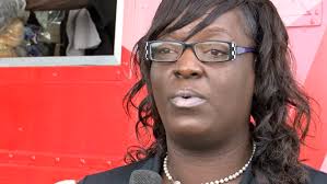 Volunteers drive to condo collapse to feed first responders, displaced  families