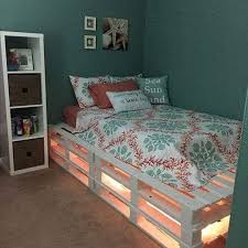 Diy Crafts Handmade Doityourself Crafty Crafting Aprenda Como Fazer Lindos Mveis Para Sua Casa Pallet Furniture Bedroom Small Room Bedroom Simple Bedroom