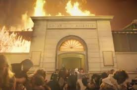 L'affaire provoque un immense scandale. Le Bazar De La Charite Tf1 La Bande Annonce Enflammee De La Serie Historique Video