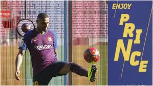 Barcelona reveal reason behind surprise kevin prince boateng signing. Fc Barcelona Kevin Prince Boateng Pays A Fan The Money He Spent To Sign Him In Fantasy Football Marca In English