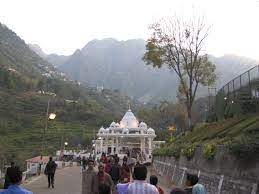 Thick black smoke was seen bellowing from the temple complex, which not only houses the shrine of hindu goddess vaishno but also has accommodation for visitors to stay in. Datei Vaishno Devi Entrance Jpg Wikipedia