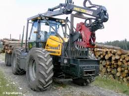 Tractoare performante de vanzare pentru muncile agricole pentru ca ne dorim sa multumim cerintele tuturor clientilor nostri, le punem la dispozitie o gama variata de tractoare noi de vanzare, in modele variate, astfel incat sa faca fata atat unor solicitari mai grele, cat si acolo unde nu este nevoie de o putere de tractare mai mica. Tractoare Forestiere Noi È™i Second Hand De Vanzare Pe Agriaffaires