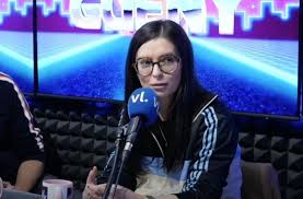 Lucie bernardoni une grande artiste. Star Academy 4 Lucie Bernardoni Revele Etre Tombee Tres Amoureuse Dans Le Chateau