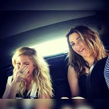 ellie post instagram with Hannah low