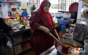 Nasi lemak ditempah dari kak fatimah memang sedap. Penjual Nasi Lemak Raih Rm400 000 Sebulan Dengan Modal Rm3 000 Free Malaysia Today Fmt